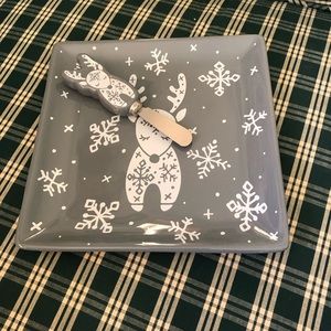 Snowflake and Deer Cheese Plate with Knife